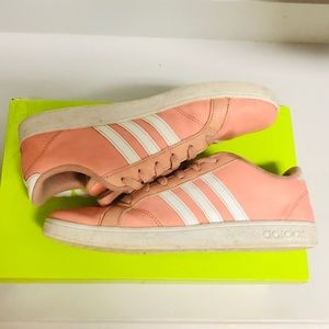 Adidas Sneakers